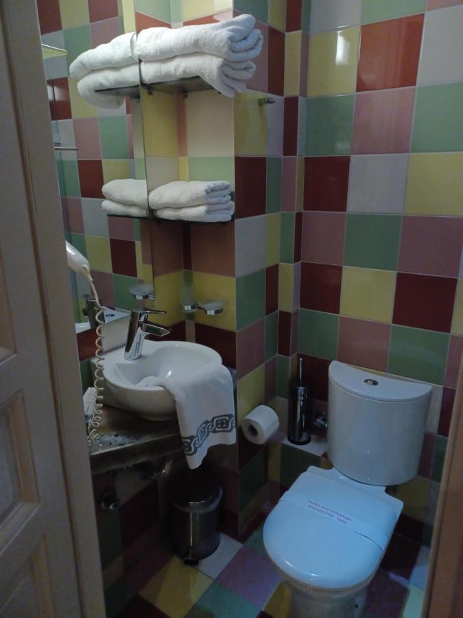 Room "Frog" In A Neoclasical House Kastoria Exterior foto