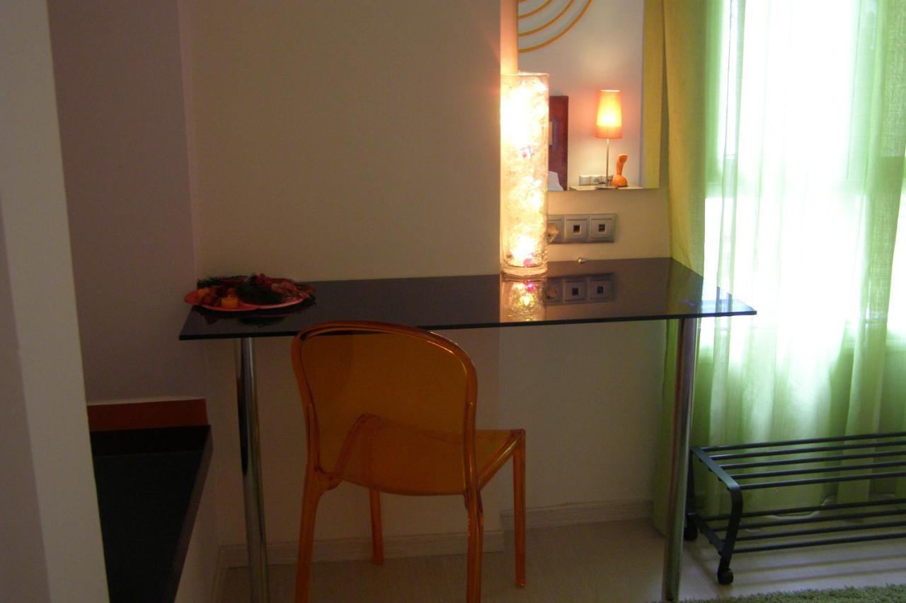 Room "Frog" In A Neoclasical House Kastoria Exterior foto